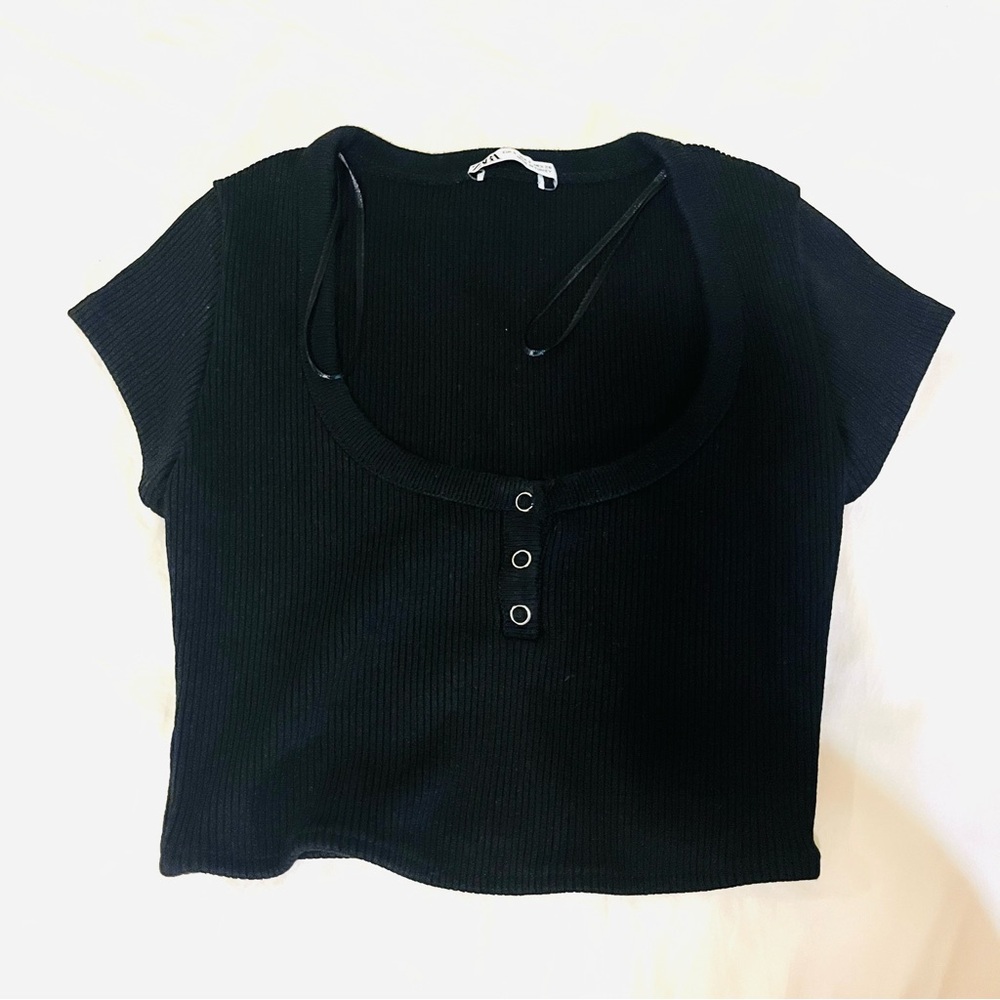 Black Wide Neck Zara Crop Top With Buttons Almost New (never worn)
